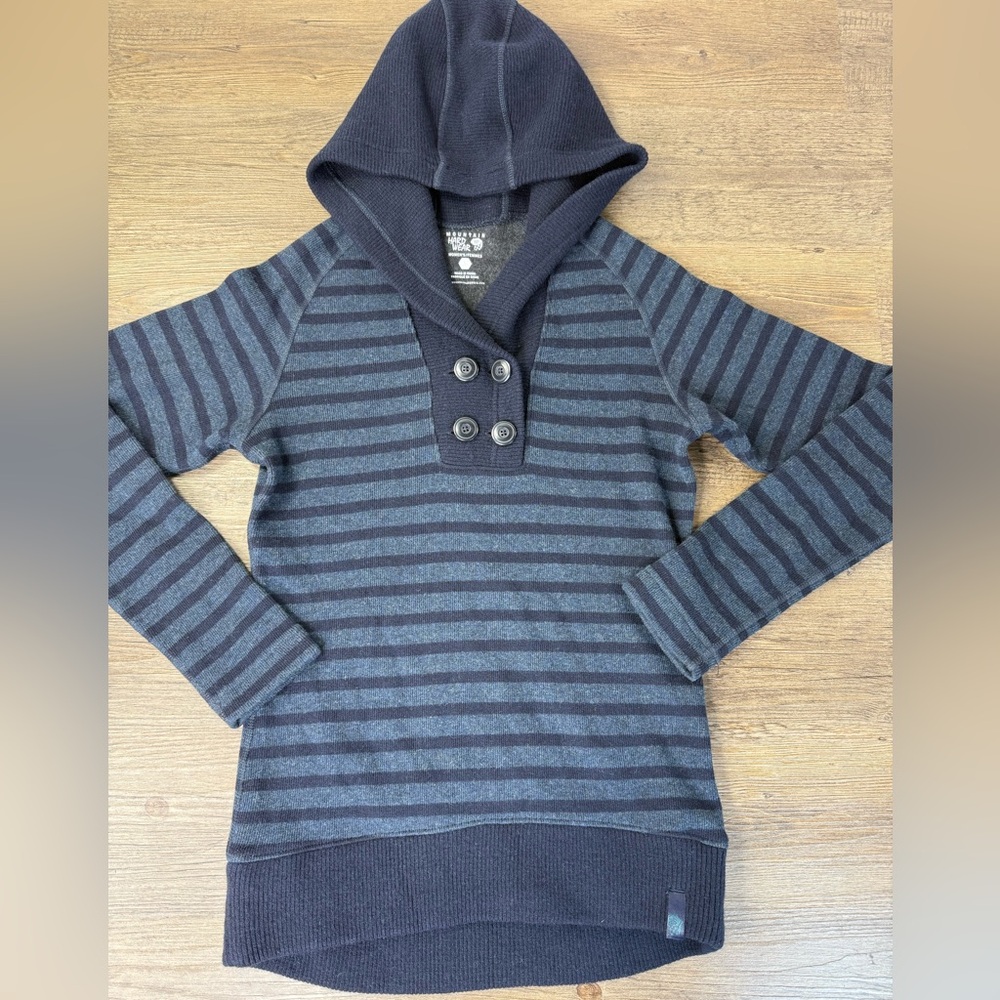 Mountain Hardware Women’s Wool Blue Striped Hooded Sweater with Buttons, size Sm